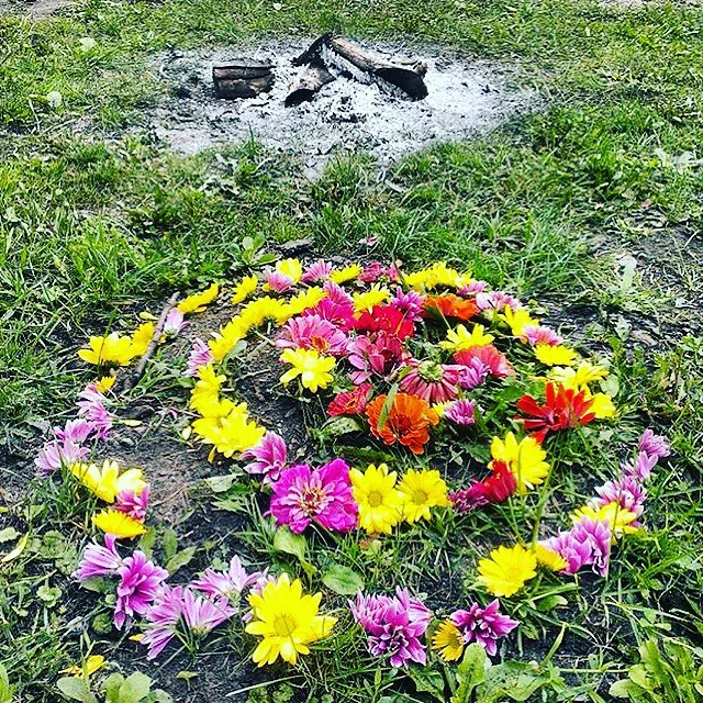 Flower altar